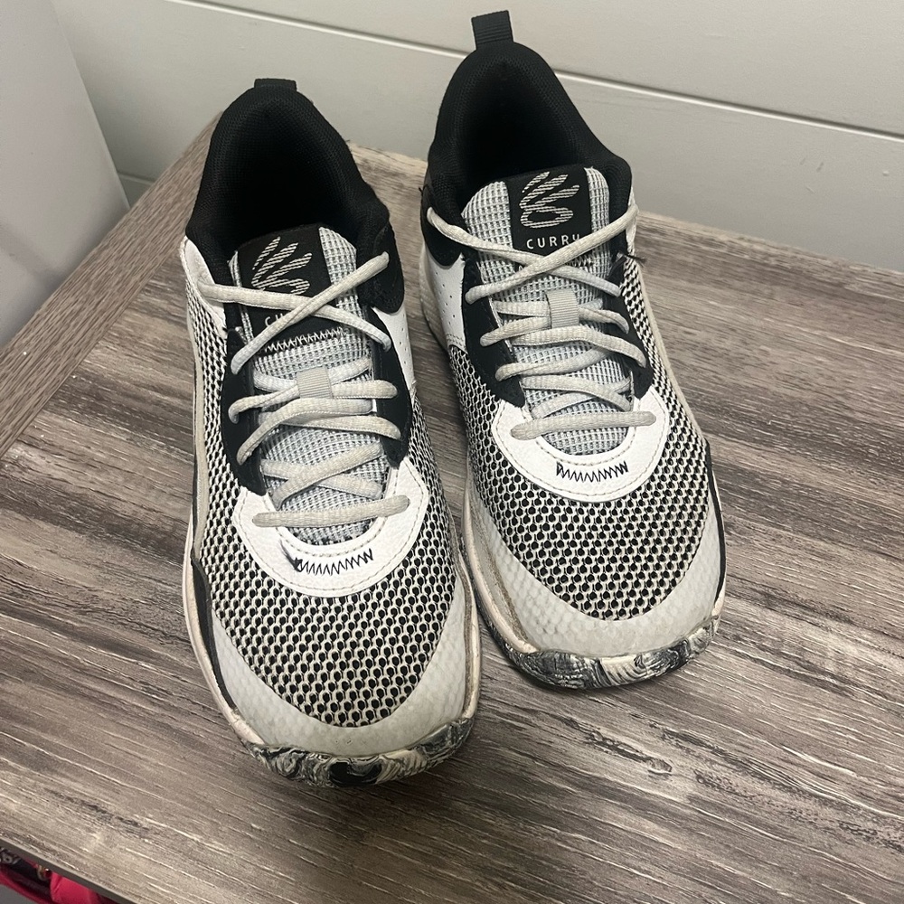 Boys youth curry basketball shoes